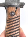 Preussen, Seitengewehr Modell 98/02, Kammerstück mit  Sägerücken, Lederscheide mit Truppenstempel R.P.I.2.185 , Herstellermarke Erfurt