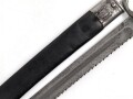 Preussen, Seitengewehr Modell 98/02, Kammerstück mit  Sägerücken, Lederscheide mit Truppenstempel R.P.I.2.185 , Herstellermarke Erfurt