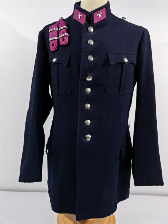 DDR Freiwillige Feuerwehruniform für Mannschaften, leichte Mottenschäden und kleine Schäden an der Uniform, Schulterstücke liegen lose dabei