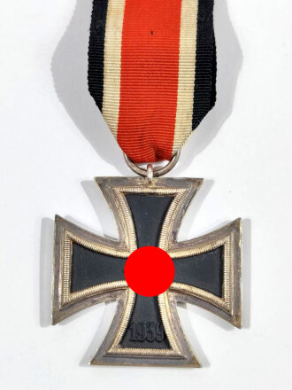Eisernes Kreuz 2.Klasse 1939, ohne Hersteller im Bandring, aber wohl Wiedmann zuzuordnen