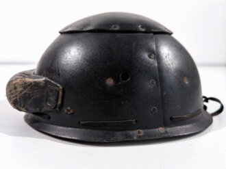 British WWII Tanker First Pattern Crash Helmet RTR / RAC, good condition