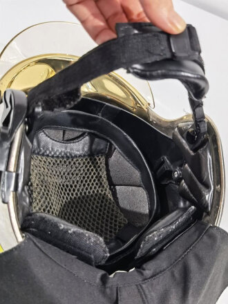 Frankreich, Helm für Feuerwehr aus Kunststoff. Gebraucht, guter Zustand