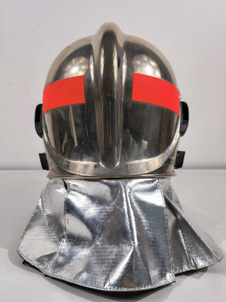 Frankreich, Helm für Feuerwehr aus Kunststoff. Gebraucht, guter Zustand