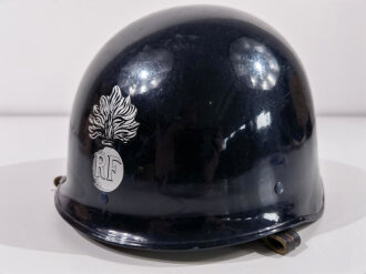 Frankreich, Stahlhelm für Polizei in gutem Zustand