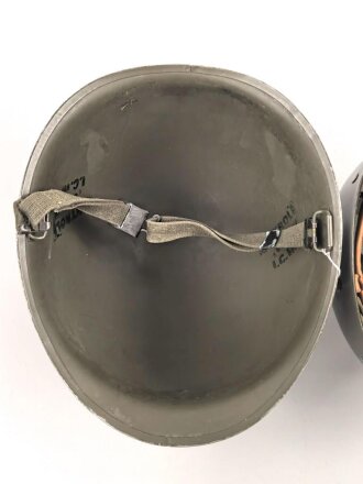 Niederlande, Stahlhelm Baumuster M1 , das Innenfutter datiert 1978. Gebraucht, guter Gesamtzustand