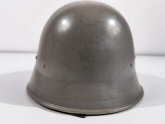 Schweiz, Stahlhelm M18 aus Leichtmetall. Originallack