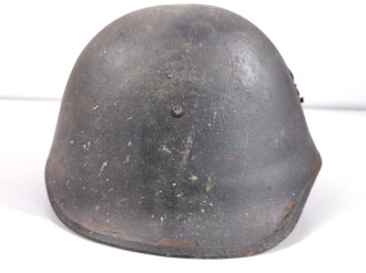 Dänemark, Stahlhelm Modell 23 mit Marineemblem. Originallack, ungereinigtes Stück