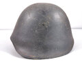 Dänemark, Stahlhelm Modell 23 mit Marineemblem. Originallack, ungereinigtes Stück