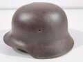 Stahlhelm Glocke Wehrmacht Modell 1942, narbig, Risse