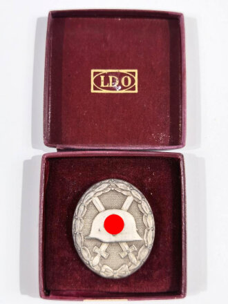 Verwundetenabzeichen 1939 in Silber mit Hersteller 65 für " Klein & Quenzer A.G., Idar Oberstein " in Zink, mit LDO Etui / Etui hat leichte beschädigungen