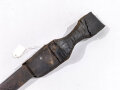 Scheide mit Koppelschuh zum Extraseitengewehr KS98  , Eigentumstück,  Länge 27,5 cm, Scheide korrodiert, Leder hart und brüchig