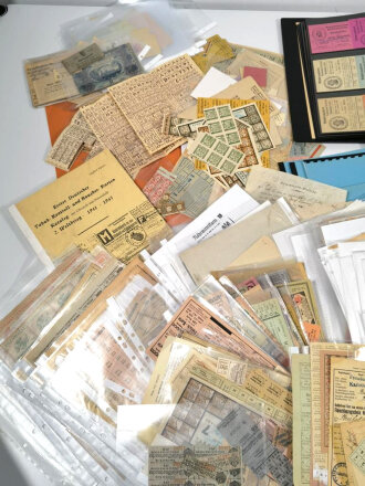 Gewaltige Sammlung Bezugskarten. Vom 1.Weltkrieg bis nach...