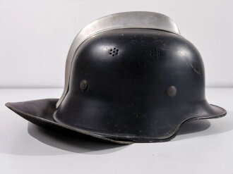 Deutschland nach 1945, Stahlhelm Feuerwehr in gutem Gesamtzustand, die Glocke höchstwahrscheinlich aus der zeit des 2.Weltkrieg
