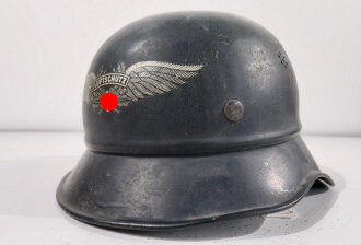 Stahlhelm Luftschutz, ungereinigtes Stück, der Kinnriemen aus Ersatzmaterial