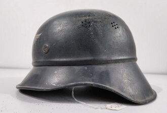 Stahlhelm Luftschutz, ungereinigtes Stück, der Kinnriemen aus Ersatzmaterial