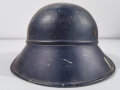 Stahlhelm Luftschutz, ungereinigtes Stück, der Kinnriemen und das Innenfutter aus Ersatzmaterial