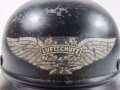 Stahlhelm Luftschutz, aussen überlackiertes Stück, das originale Abzeichen entnazifiziert