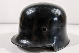 Stahlhelm Feuerwehr III.Reich, überlackiertes Stück