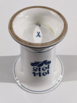 Porzellanmanufaktur Meissen, Vase mit Eisernem Kreuz 1.Klasse 1914. Höhe 16,5cm, unbeschädigtes Stück