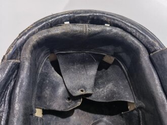 Frankreich, Stahlhelm für Panzertruppen Modell 1935. Blauer Originallack, getragenes Stück in gutem Zustand