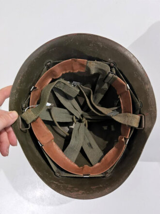 Portugal, Stahlhelm Modell 1940, Fertigung wohl aus den 60/70iger Jahren. Originallack