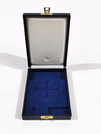 Bundesrepublik Deutschland, Bundesverdienstkreuz am Bande in Damenausführung mit Anstecker und Bandspange im Etui von Steinhauer @ Lück