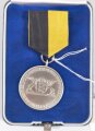 Deutschland nach 1945, Ehrenmedaille des Ministerpräsidenten für Arbeitsjubilare in der freien Wirtschaft Baden- Württemberg, in Silber für 40 Arbeitsjahre im Etui. 800er Silber