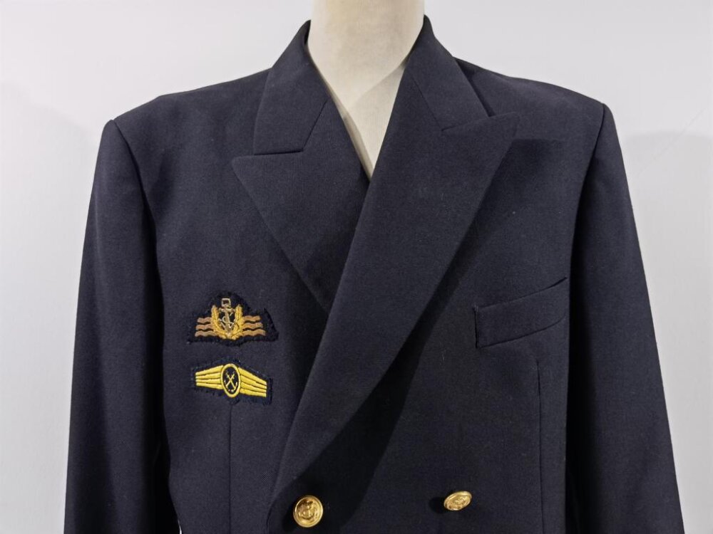 Bundesmarine, Jacke und Hose für einen Offizier, datiert 1991, 60,00