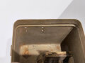 Behälter für MG Zieleinrichtung MGZ der Wehrmacht. Originallack, anscheinend behelfsmäßig als Sanikasten verwendet. Ungereinigtes Stück