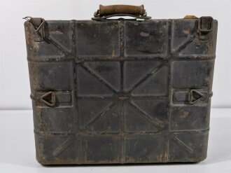 Transportkasten für Stielhandgranaten 24 der Wehrmacht. Originallack, defekter Packzettel von 1941