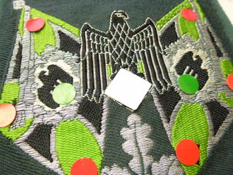 Ärmelabzeichen für Fahnenträger Grenadiere. Bevo-gewebte Ausführung auf dunkelgrün. Ungetragen in sehr gutem Zustand, sehr selten
