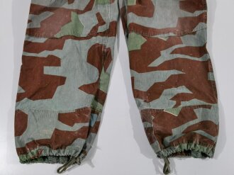 Bundeswehr Tarnhose 1.Modell ( 1956 ) Getragenes Stück mit diversen Flickstellen, Bundweite: 86 cm