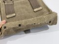 Magazintasche für die Maschinenpistole Steyr Solothurn der Wehrmacht. Die Seitentasche sowie die Fächer abgetrennt