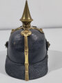 Preußen, Pickelhaube alter Art mit eckigem Vorderschirm und Reserveadler. Wohl zusammengestelltes Stück aus originalen Teilen mit guter Substanz