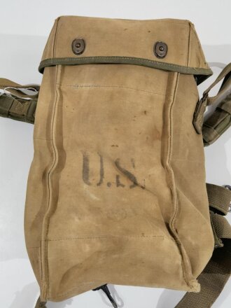 U.S. WWII mine detector bag khaki with OD rim, used