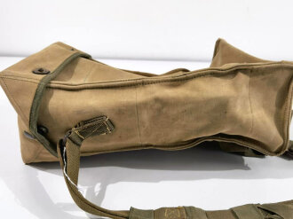 U.S. WWII mine detector bag khaki with OD rim, used