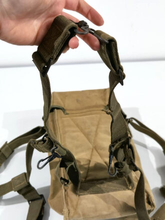 U.S. WWII mine detector bag khaki with OD rim, used
