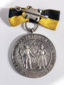 Tragbare Medaille, 10 Jahre Bayerischer Sportschützen- Bund 1950 - 1960, Rückseitig " 150 Jahre Oktoberfest München 1810 - 1960 ", Durchmesser 34 mm