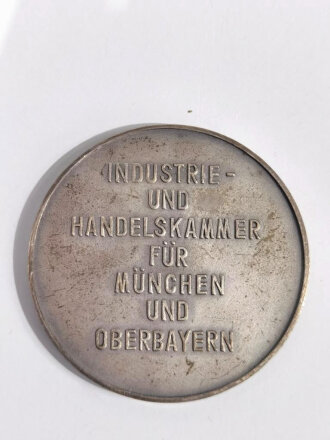 Bundesrepublik Deutschland, nicht tragbare Medaille, Industrie und Handelskammer für München und Oberbayern, für langjährige treue Mitarbeit 40 Jahre, Durchmesser 50 mm, 800er Silber