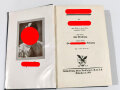 Adolf Hitler " Mein Kampf". Blaue Ganzleinenausgabe von 1935, das Führerbildhat sich etwa zur hälfte von der Bindung gelöst