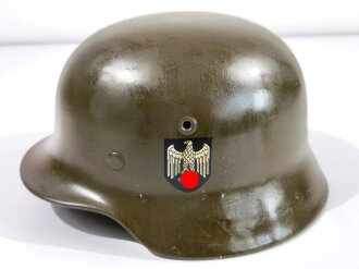 Heer, Stahlhelm Modell 1940. Meiner Ansicht nach eine komplette REPRODUKTION, Kopfgrösse 57, das Hakenkreuz entnazifiziert