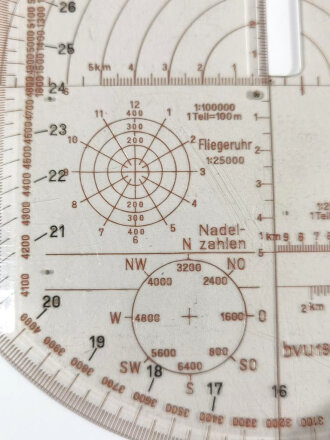 Schablone für die Tasche "Kartenwinkelmesser 27" der Wehrmacht datiert 1942