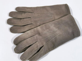 Paar Handschuhe für Offiziere der Wehrmacht aus Wildleder. Leicht getragenes Paar in gutem Zustand