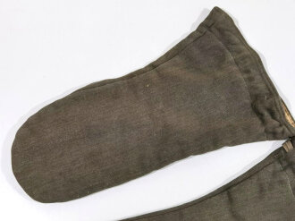 Paar Winter Wendehandschuhe Wehrmacht, mausgrau auf weiß, guter Zustand