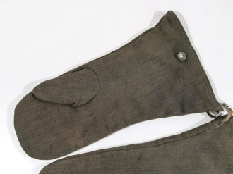 Paar Winter Wendehandschuhe Wehrmacht, mausgrau auf weiß, guter Zustand