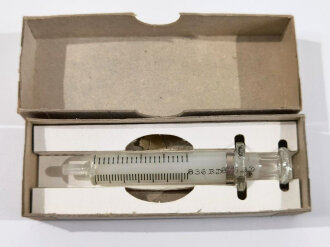 U.S.WWII medical department hypodermic syringe, unused in...