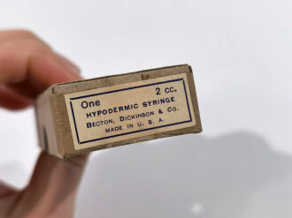 U.S.WWII medical department hypodermic syringe, unused in original box