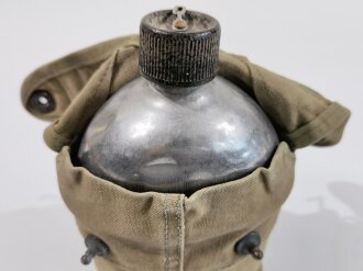 U.S. 1944/45 dated USMC canteen, well used