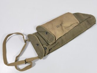 U.S. WWII BG-131 carrying case for Lamp, Signal, SE-11. Unissued, very good condition