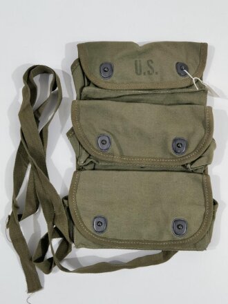 U.S. 1945 dated Carrier, Grenade 3 pocket, unused, OD